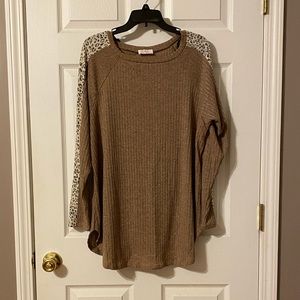 NWOT Women’s Plus Size Long Sleeve Taupe Top Animal Print Accent Sleeves 3X